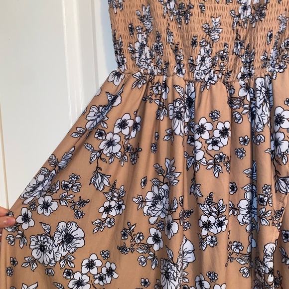 Floral Off-Shoulder Maxi Dress - Picture 3 of 4